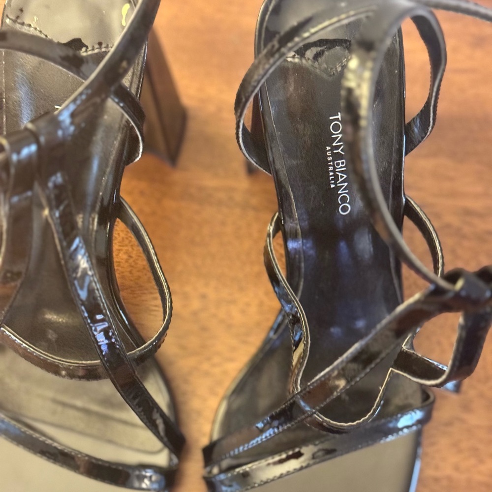 NEW⭐️Tony Bianco Heels